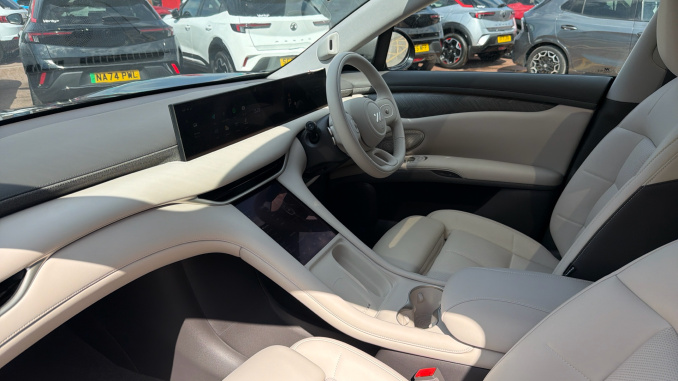 MG IM6 553kW Launch Edition 100kWh 5dr AWD Auto Electric Estate - Image 9
